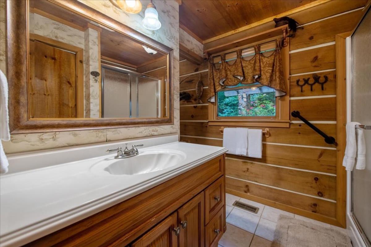 Waterfront Mountain Cabin With Hot Tub Villa Blue Ridge Eksteriør bilde